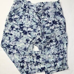 Final price buy as is) 

Woman’s blue and white joggers.